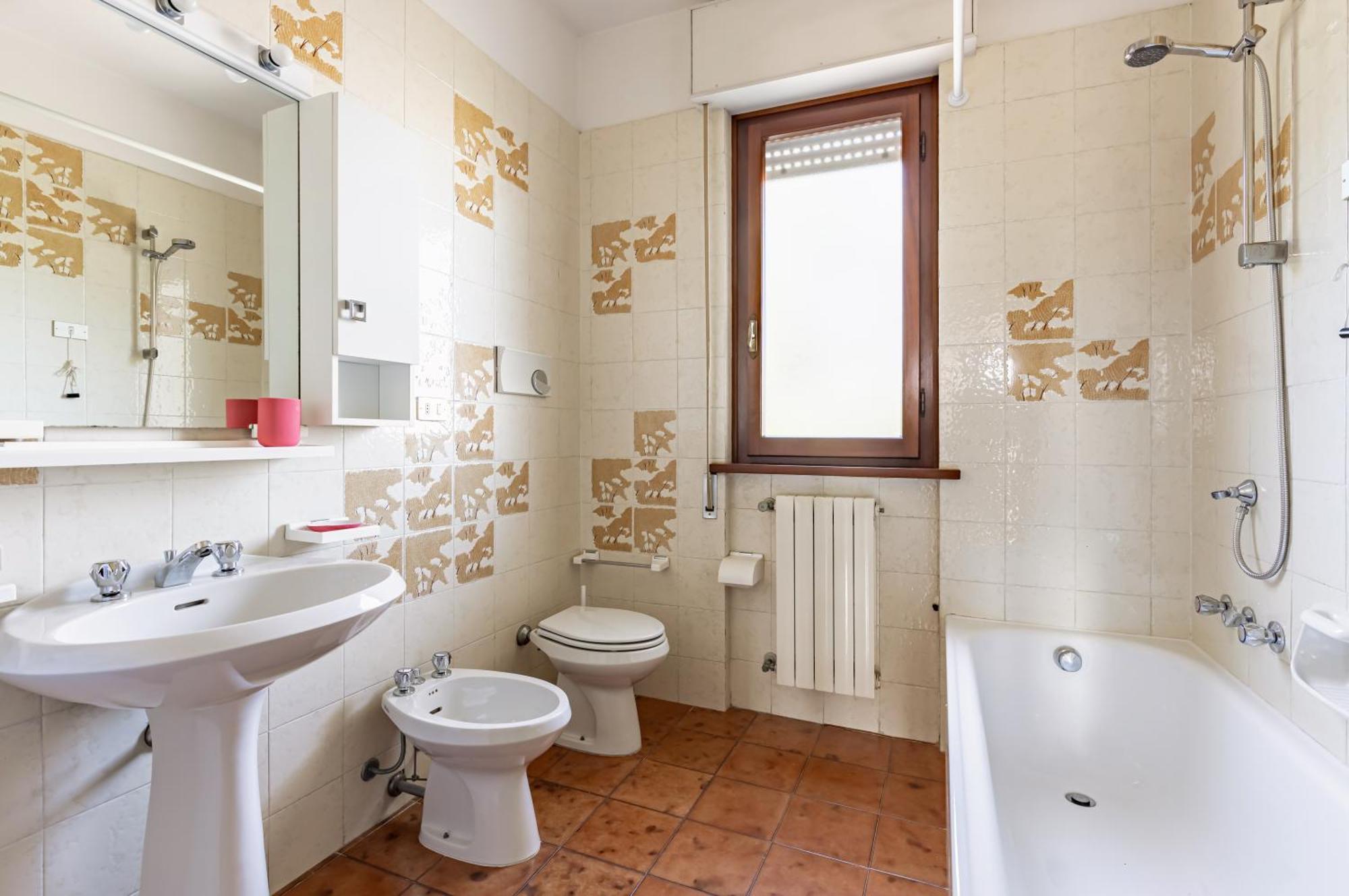 Comfy Apartment With Private Parking Near The Beach! Viareggio Bagian luar foto