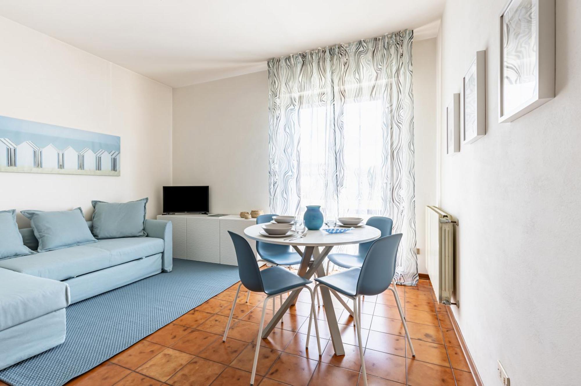 Comfy Apartment With Private Parking Near The Beach! Viareggio Bagian luar foto