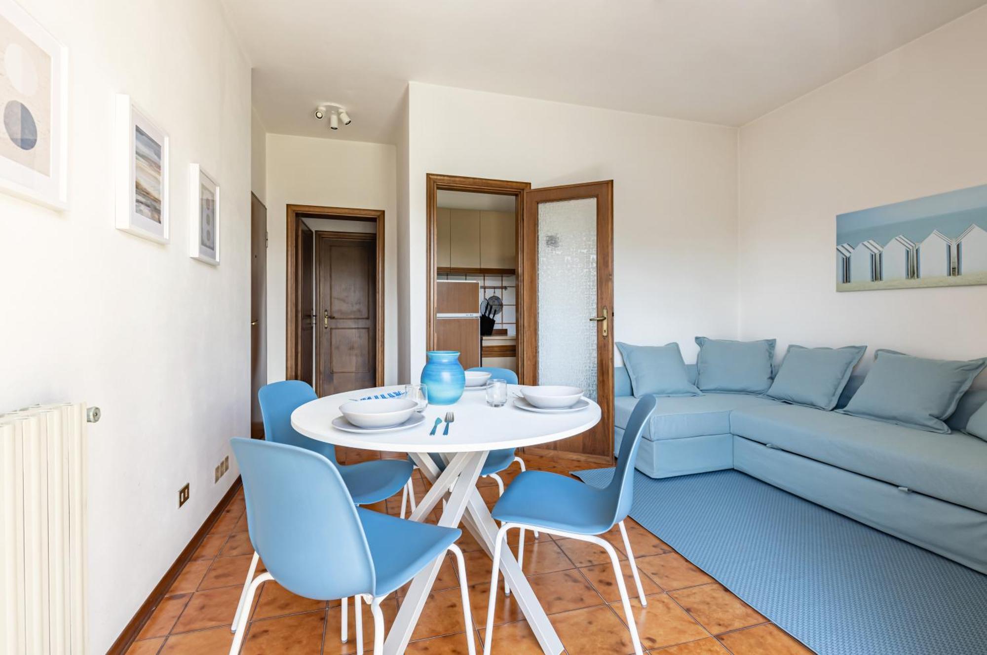 Comfy Apartment With Private Parking Near The Beach! Viareggio Bagian luar foto